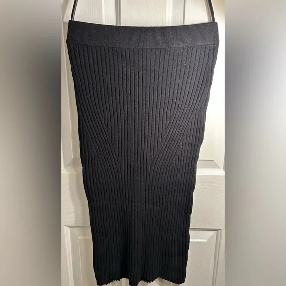 Black Ribbed Sweater Knit Skirt - Picture 2 of 2